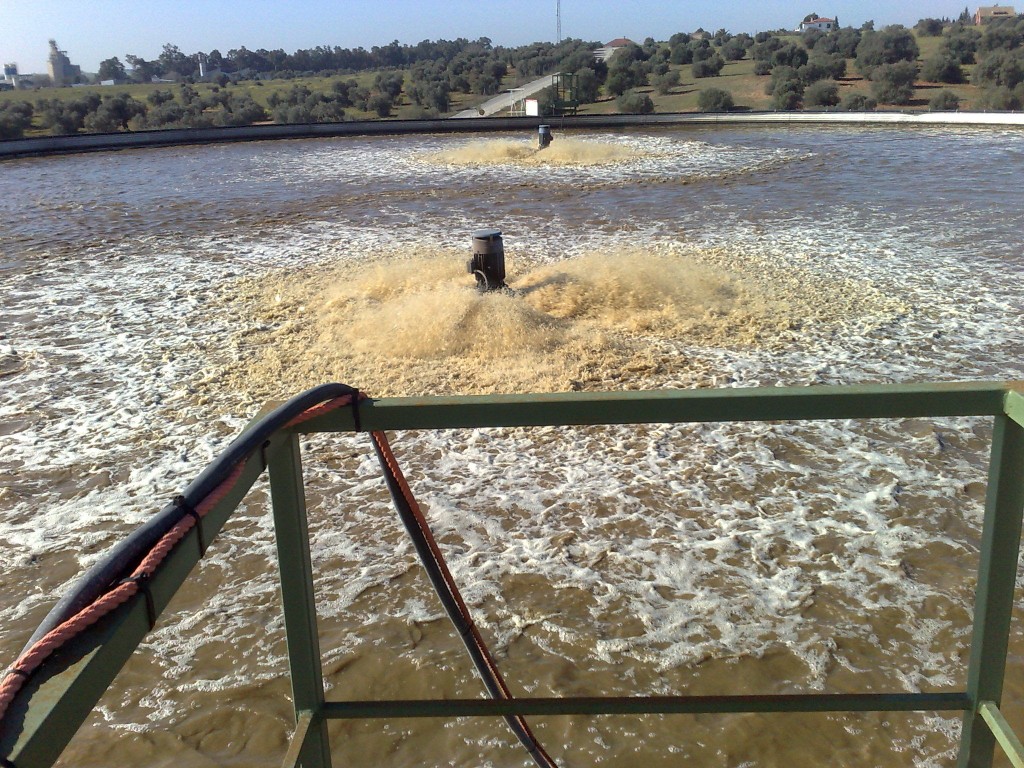 descontaminar aguas residuales con energía solar